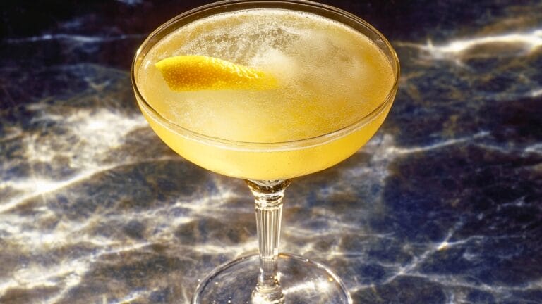 Death in the Afternoon: A Must-Try Cocktail Recipe 9 Death in the Afternoon: A Must-Try Cocktail Recipe - Death in the Afternoon Cocktail midia