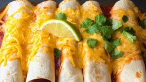 Easy Chicken Enchiladas for Two One-Pot Recipe for Date Night 1 Easy Chicken Enchiladas for Two One-Pot Recipe for Date Night - Easy Chicken Enchiladas midia