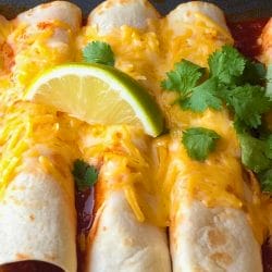 Easy Chicken Enchiladas for Two One-Pot Recipe for Date Night 4 Easy Chicken Enchiladas for Two One-Pot Recipe for Date Night - Easy Chicken Enchiladas midia