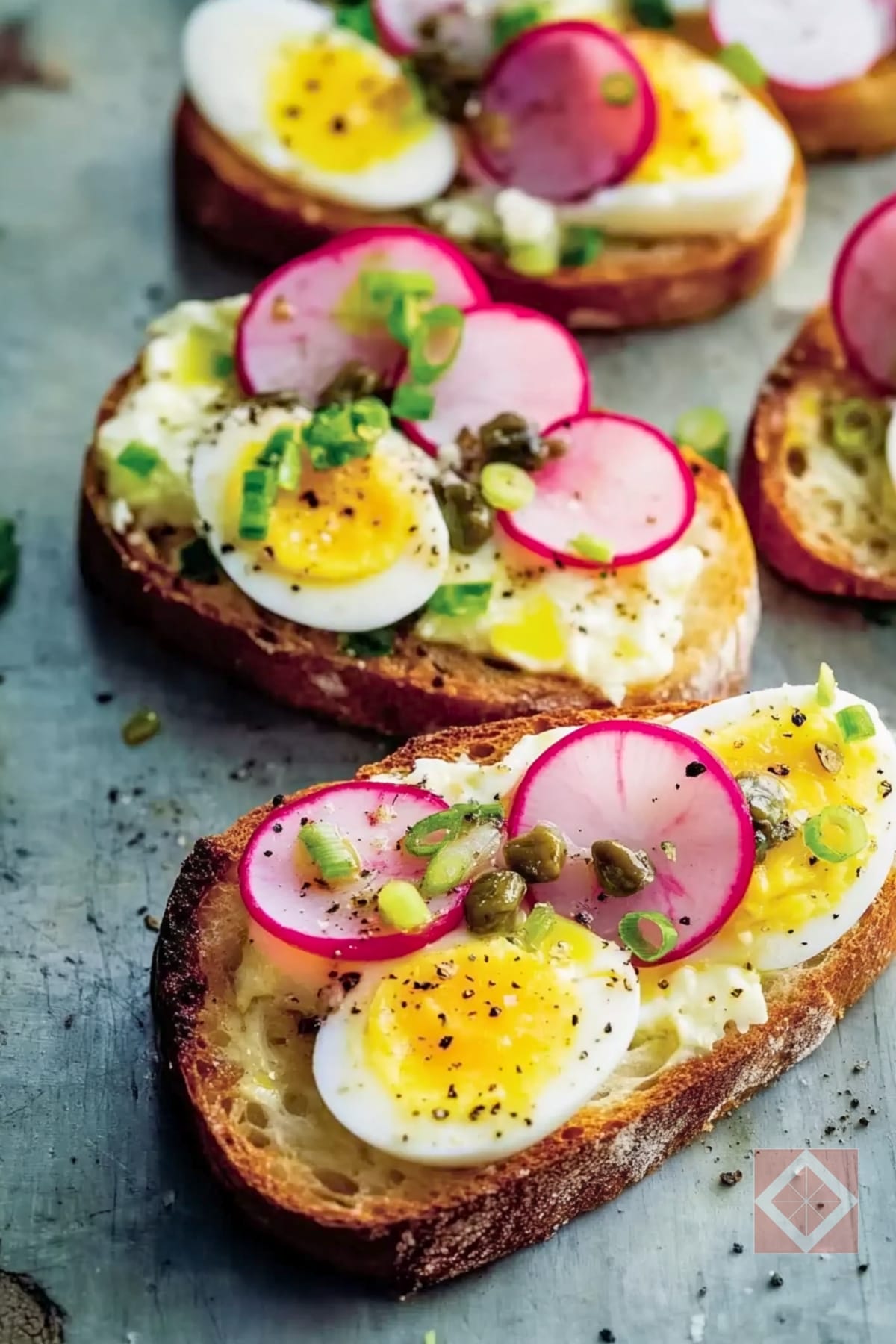 Dinner-Ready Egg Crostini with Radish & Anchovies 5 Dinner-Ready Egg Crostini with Radish & Anchovies - Egg Crostini with Radish Anchovies pin 2 midia