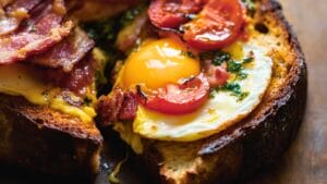 Egg-in-a-Hole Recipe for Easy & Flavorful Breakfasts 1 Egg-in-a-Hole Recipe for Easy & Flavorful Breakfasts - Egg in a Hole midia