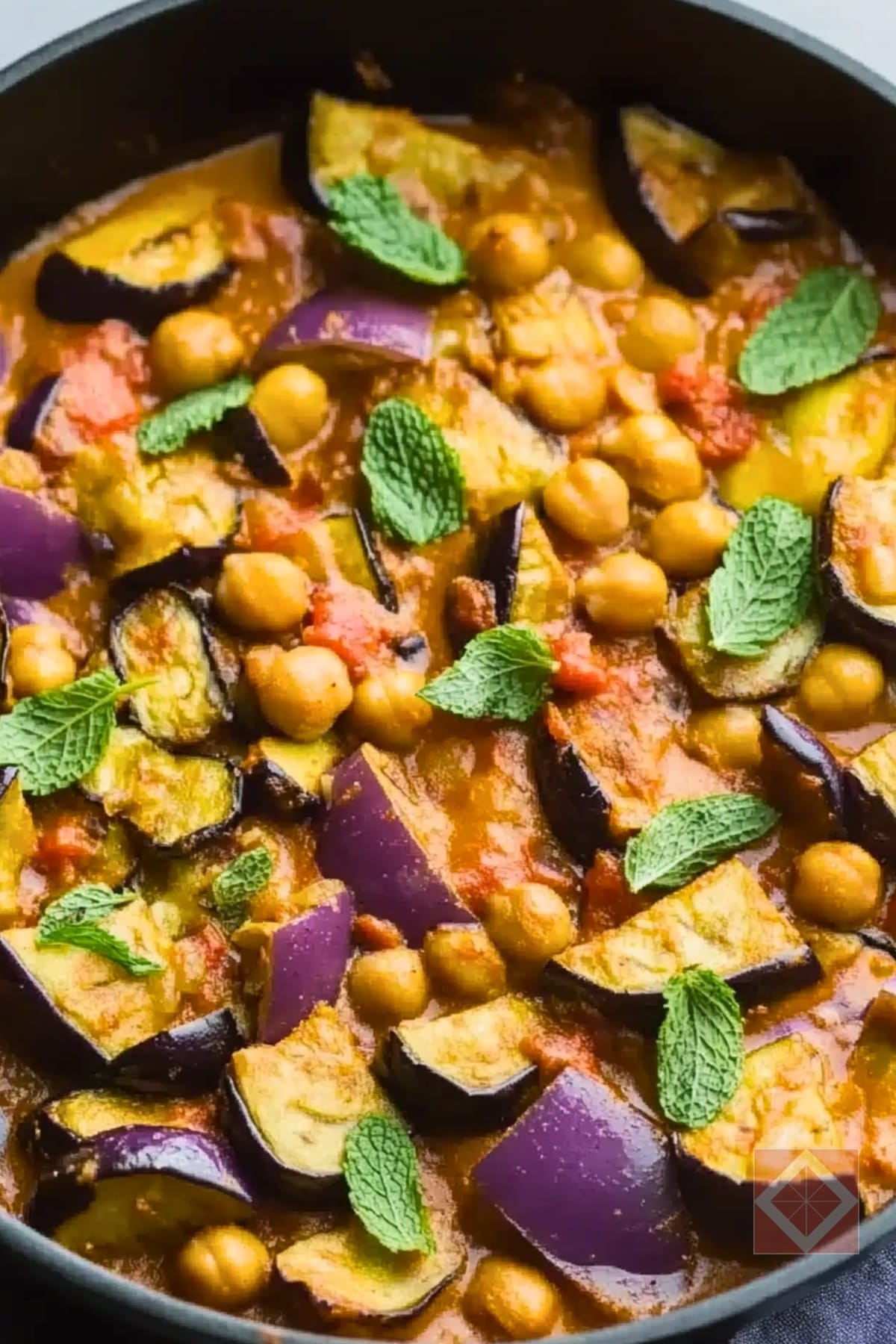 Curried Chickpeas with Roasted Eggplant and Fresh Herbs for Dinner 3 Curried Chickpeas with Roasted Eggplant and Fresh Herbs for Dinner - Eggplant Chickpeas pin 1 midia