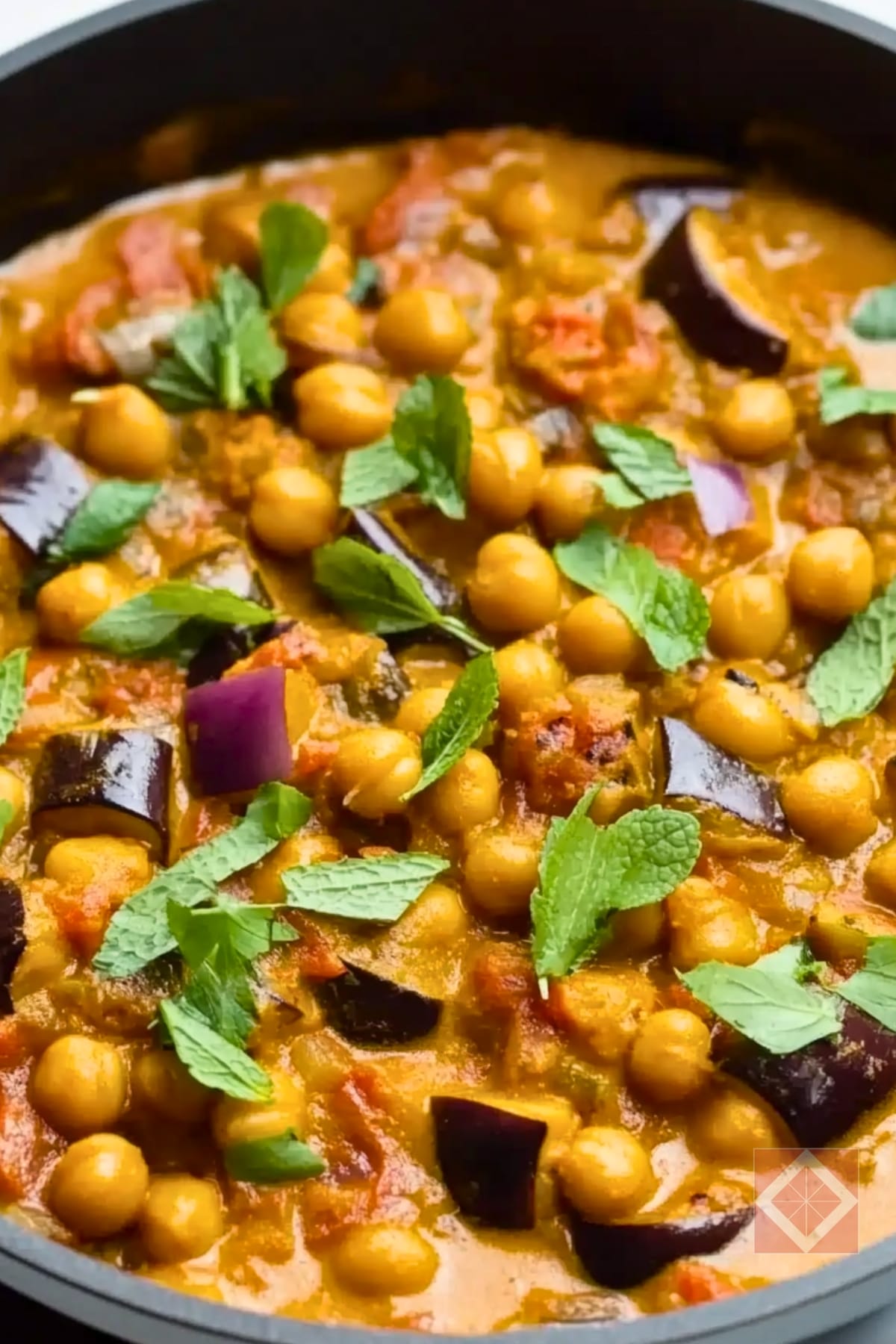 Curried Chickpeas with Roasted Eggplant and Fresh Herbs for Dinner 5 Curried Chickpeas with Roasted Eggplant and Fresh Herbs for Dinner - Eggplant Chickpeas pin 2 midia