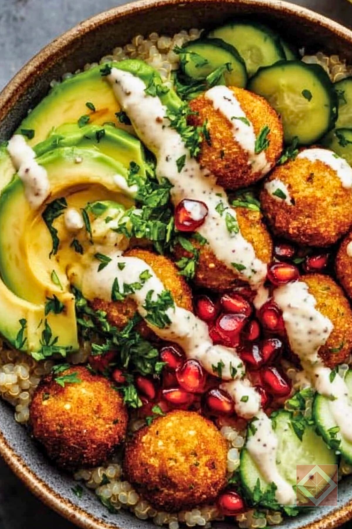 Flavor-Packed Falafel Bowl with Avocado & Fresh Veggies 3 Flavor-Packed Falafel Bowl with Avocado & Fresh Veggies - Falafel Bowl pin 2 midia