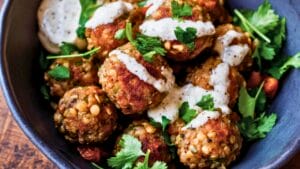 Tahini-Drizzled Farro-Lentil Balls for a Healthy Dinner 1 Tahini-Drizzled Farro-Lentil Balls for a Healthy Dinner - Farro Lentil Balls midia