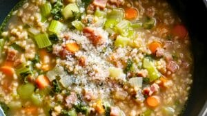 Simple Farro & Leek Soup One-Pot Recipe Perfect for Meal Prep 1 Simple Farro & Leek Soup One-Pot Recipe Perfect for Meal Prep - Farro and Leek Soup midia