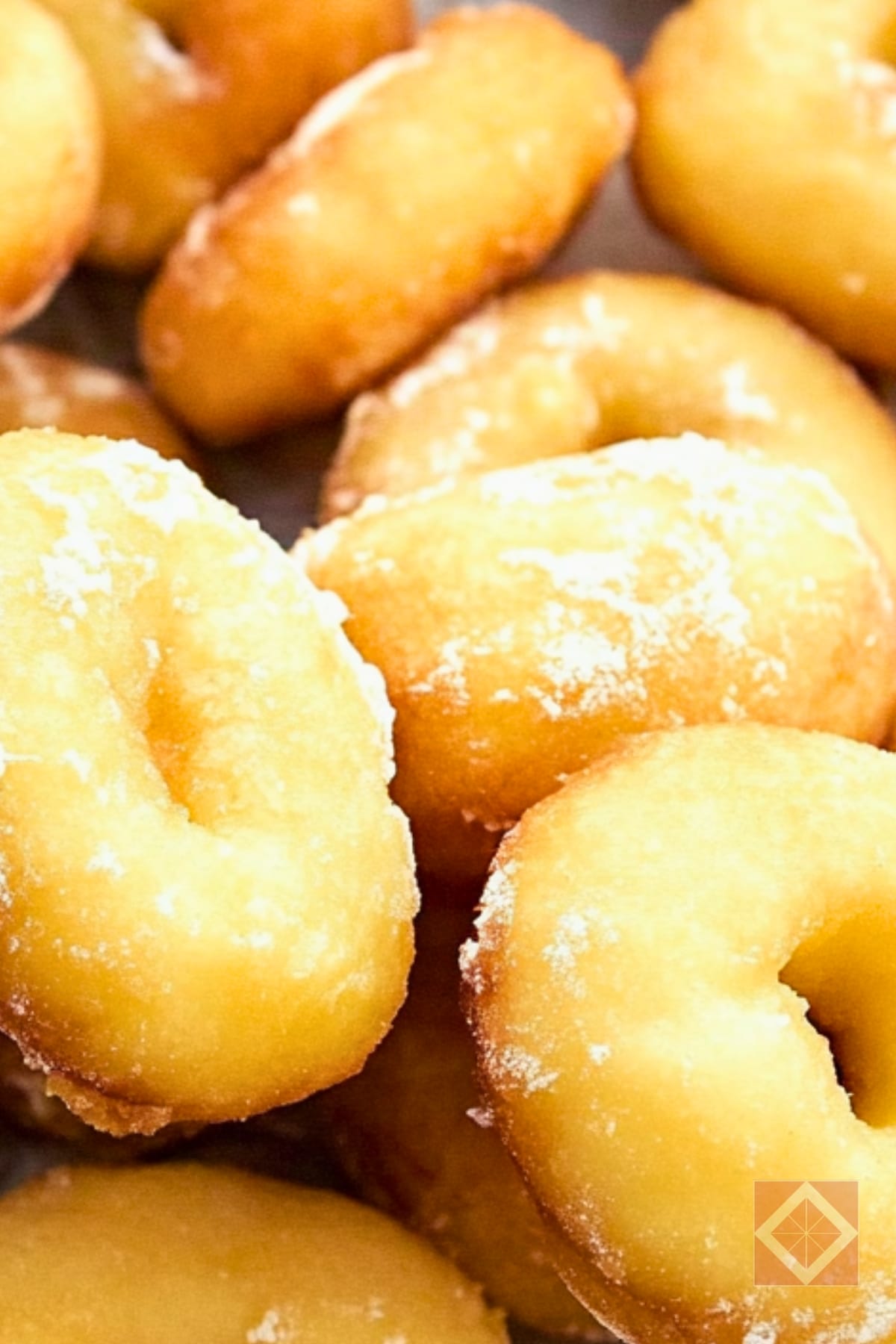 Crispy Potato Doughnuts Recipe for Dessert 4 Crispy Potato Doughnuts Recipe for Dessert - Fluffy Yeast Raised Potato Doughnuts pin 2 midia