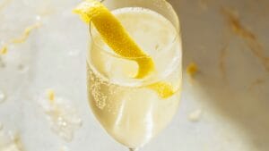 How to Make the Best French 75 Cocktail at Home 1 How to Make the Best French 75 Cocktail at Home - French 75 Cocktail midia