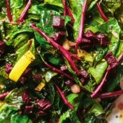 Make the Most of Beet Greens with This Easy Sauté 4 Make the Most of Beet Greens with This Easy Sauté - Garlic Sauteed Beet Greens midia