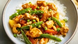 Perfect Ginger Cashew Chicken & Snap Peas Stir-Fry 1 Perfect Ginger Cashew Chicken & Snap Peas Stir-Fry - Gingered Cashew Chicken with Sugar Snap Peas midia
