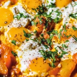 Golden Tomato Shakshuka with Goat Cheese for Easy Dinners 5 Golden Tomato Shakshuka with Goat Cheese for Easy Dinners - Golden Tomato Shakshuka with Goat Cheese midia