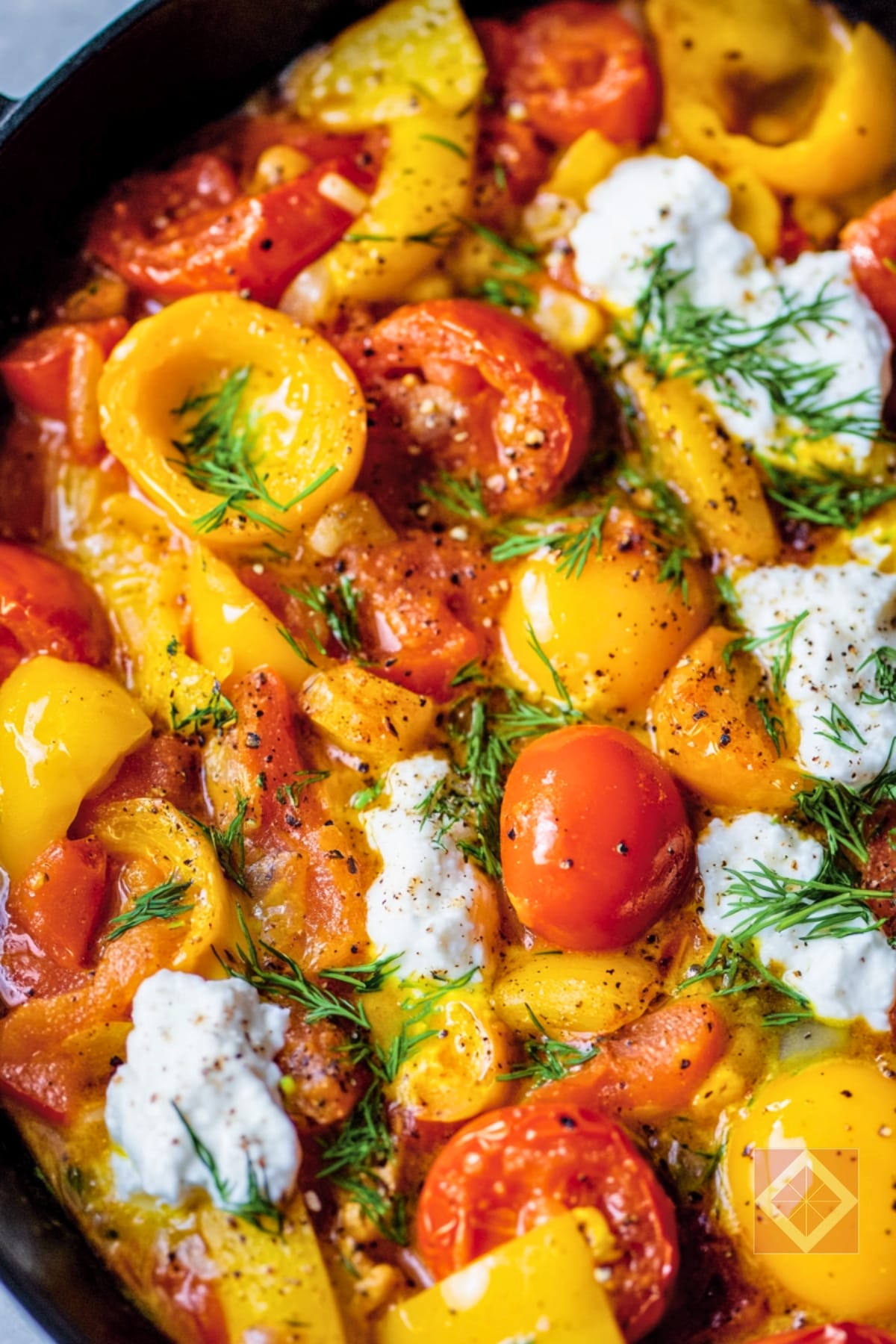 Golden Tomato Shakshuka with Goat Cheese for Easy Dinners 3 Golden Tomato Shakshuka with Goat Cheese for Easy Dinners - Golden Tomato Shakshuka with Goat Cheese pin midia
