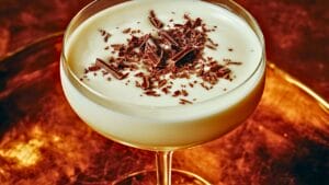 Golden Vehicle: A Creamy, Spiced Treat 1 Golden Vehicle: A Creamy, Spiced Treat - Golden Vehicle Cocktail midia