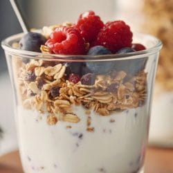 The Best Granola–Berry Parfaits to Start Your Day 6 The Best Granola–Berry Parfaits to Start Your Day - Granola–Berry Parfaits midia