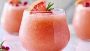 A Cool & Refreshing Grapefruit Frosé Cocktail 1 A Cool & Refreshing Grapefruit Frosé Cocktail - Grapefruit Frose Cocktail midia