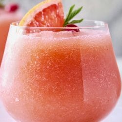 A Cool & Refreshing Grapefruit Frosé Cocktail 5 A Cool & Refreshing Grapefruit Frosé Cocktail - Grapefruit Frose Cocktail midia