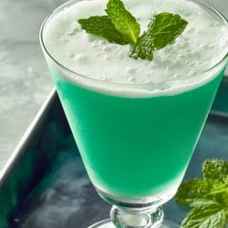 The Only Grasshopper Cocktail Recipe You’ll Ever Need 5 The Only Grasshopper Cocktail Recipe You’ll Ever Need - Grasshopper Cocktail midia