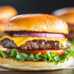 Quick & Easy Blackstone Grill Smash Burgers 5 Quick & Easy Blackstone Grill Smash Burgers - Grill Smash Burger midia