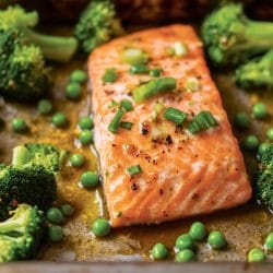 Quick & Healthy Honey-Ginger Sheet Pan Salmon Recipe 6 Quick & Healthy Honey-Ginger Sheet Pan Salmon Recipe - Honey Ginger Sheet Pan Salmon midia