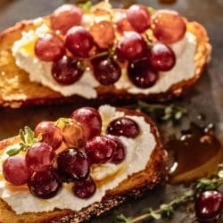Easy Honey-Roasted Grape Ricotta Toast Delight 4 Easy Honey-Roasted Grape Ricotta Toast Delight - Honey Roasted Grape Ricotta Toast midia