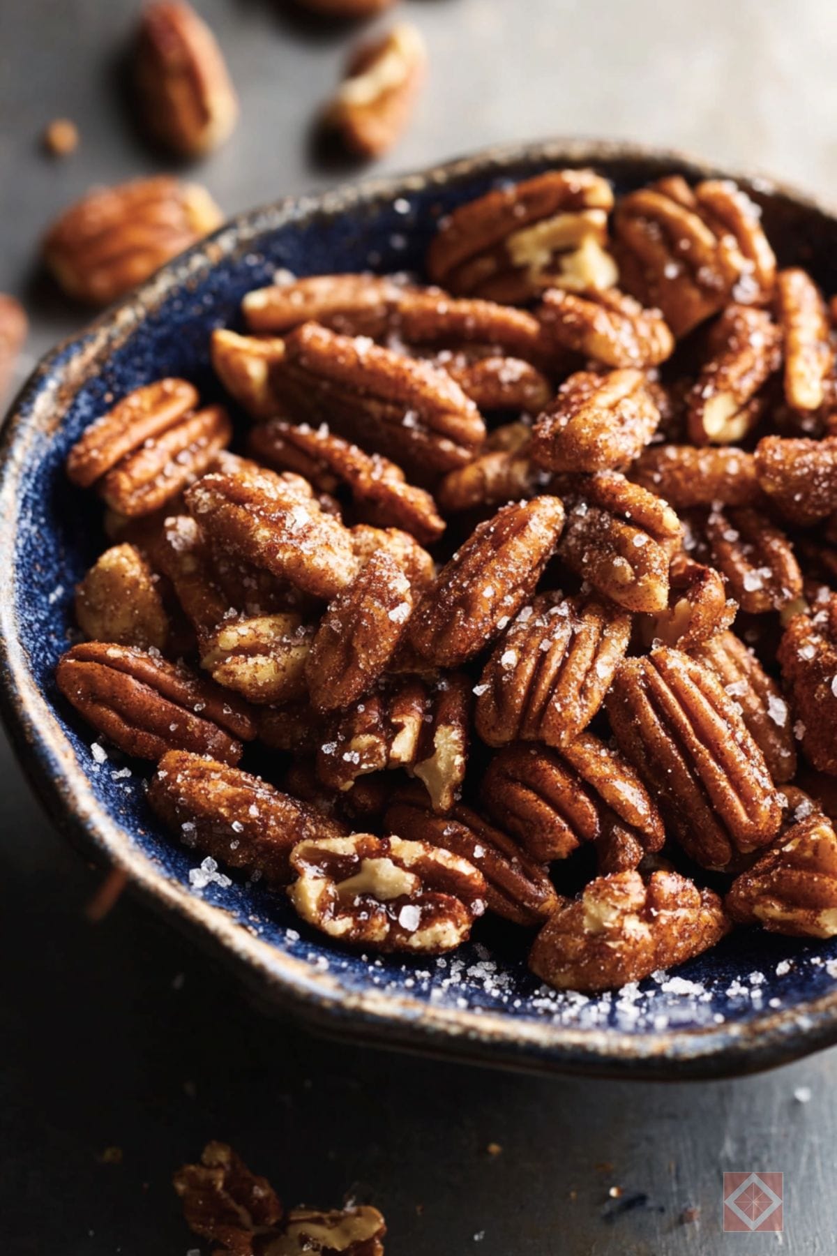 12 Easy & Irresistible Appetizer and Snack Recipes to Wow Your Guests 10 12 Easy & Irresistible Appetizer and Snack Recipes to Wow Your Guests - Honey Roasted Pecans pin 1 midia