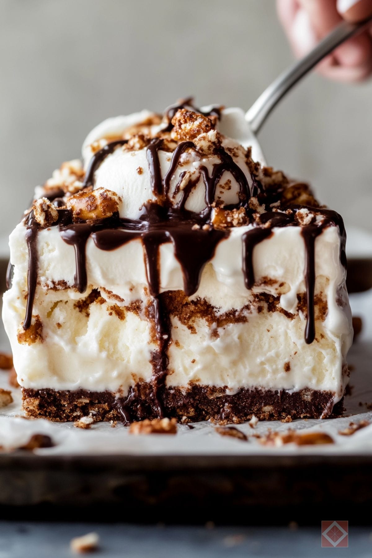 An Easy Sweet-and-Salty Showstopper: Ice Cream Pretzel Cake 4 An Easy Sweet-and-Salty Showstopper: Ice Cream Pretzel Cake - Ice Cream Pretzel Cake pin 2 midia