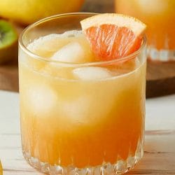 Best Immunity-Boosting Blast Juicing Recipe for Busy Days 5 Best Immunity-Boosting Blast Juicing Recipe for Busy Days - Immunity Boosting Blast Juice midia