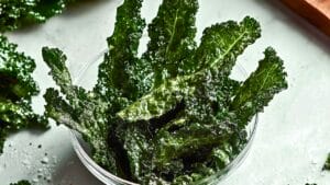 Kale Chips: A Crispy, Anti-Inflammatory Power Snack 1 Kale Chips: A Crispy, Anti-Inflammatory Power Snack - Kale Chips midia
