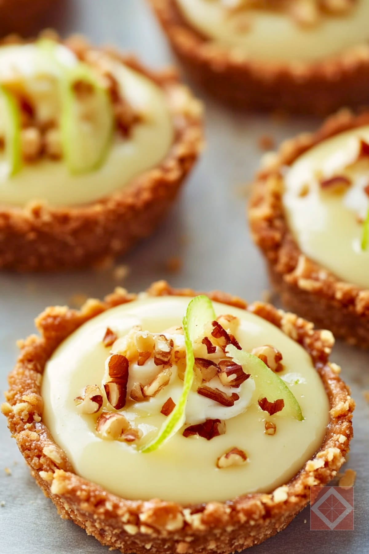 Bite-Size Key Lime Tartlets Made for Sharing 3 Bite-Size Key Lime Tartlets Made for Sharing - Key Lime Tartlets pin 1 midia