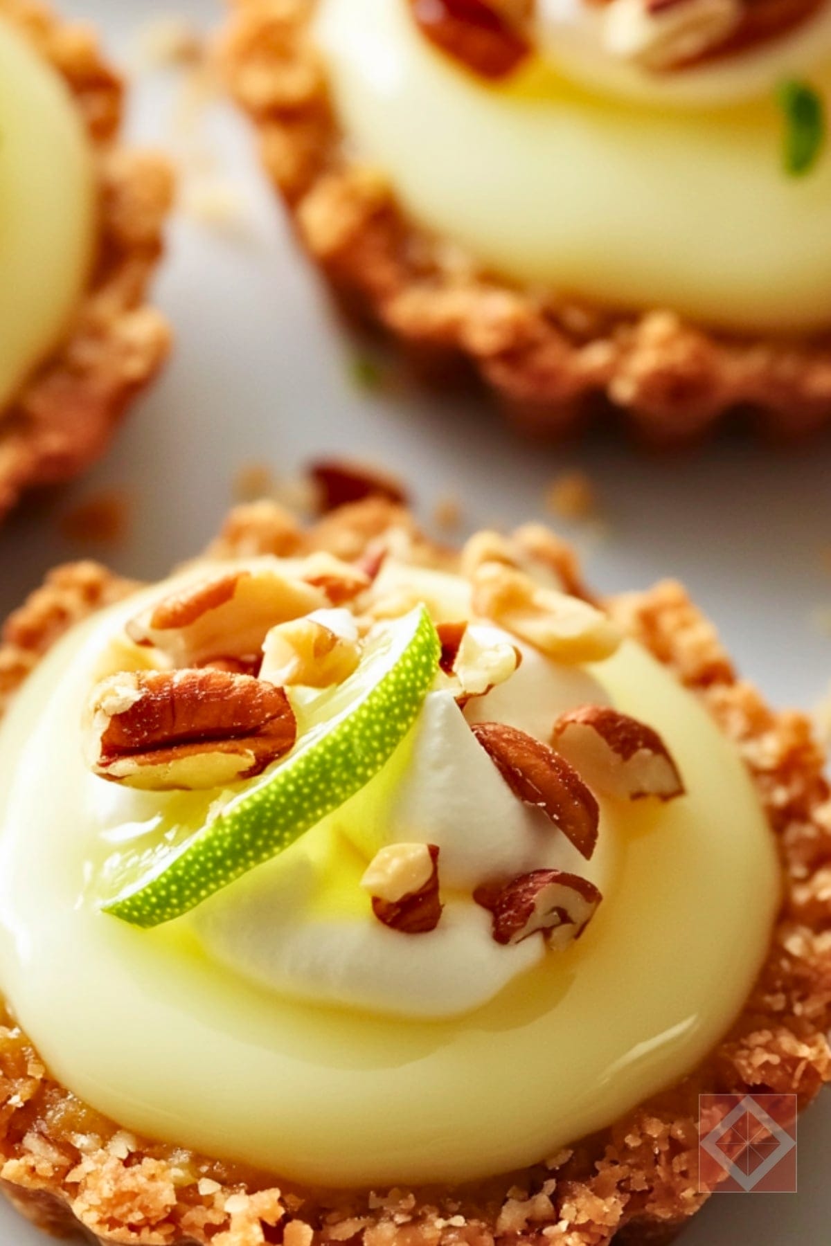 Bite-Size Key Lime Tartlets Made for Sharing 4 Bite-Size Key Lime Tartlets Made for Sharing - Key Lime Tartlets pin 2 midia 1