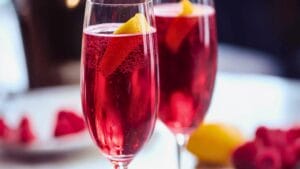 How to Make a Kir: A Simple Cocktail Recipe 1 How to Make a Kir: A Simple Cocktail Recipe - Kir Cocktail midia