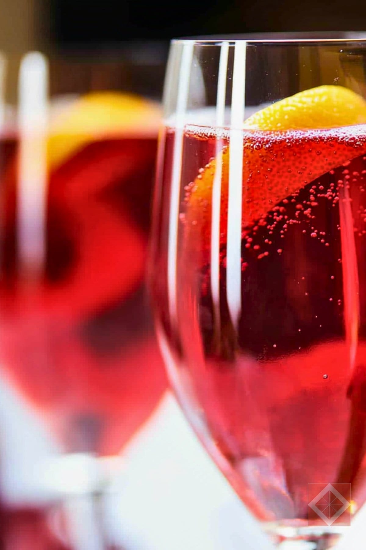 How to Make a Kir: A Simple Cocktail Recipe 3 How to Make a Kir: A Simple Cocktail Recipe - Kir Cocktail pin 1 midia