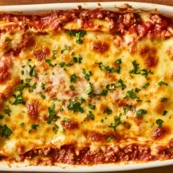 This Easy Lasagna Recipe Might Just Ruin You for All Others 5 This Easy Lasagna Recipe Might Just Ruin You for All Others - Lasagna midia