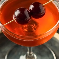 Left Hand: A Rich & Refined Bourbon Cocktail 5 Left Hand: A Rich & Refined Bourbon Cocktail - Left Hand Cocktail midia