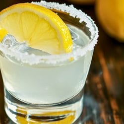 Lemon Drop Shot: A Quick & Easy Party Favorite 4 Lemon Drop Shot: A Quick & Easy Party Favorite - Lemon Drop Shot midia