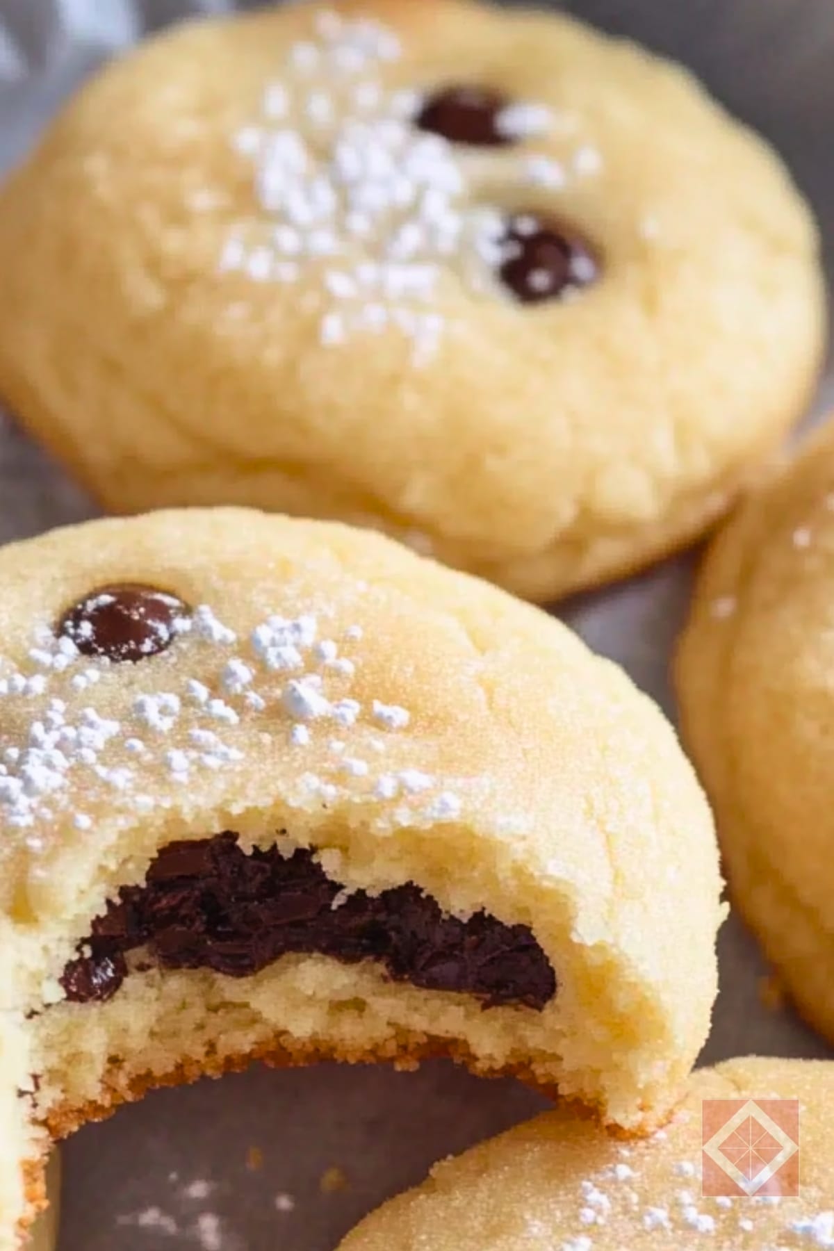 Molten Chocolate Magic Middles Made Easy at Home 3 Molten Chocolate Magic Middles Made Easy at Home - Magic Middles Cookie pin 1 midia