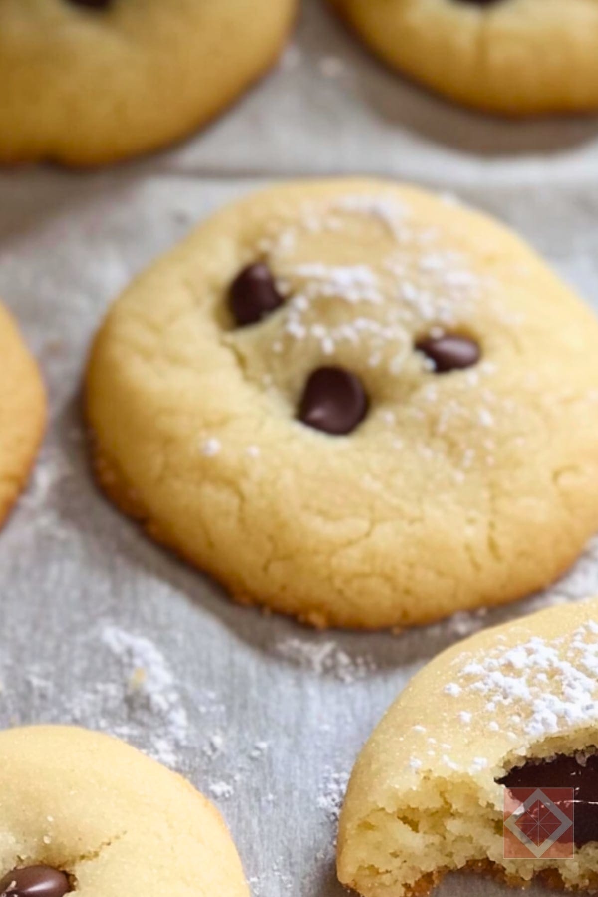 Molten Chocolate Magic Middles Made Easy at Home 5 Molten Chocolate Magic Middles Made Easy at Home - Magic Middles Cookie pin 3 midia