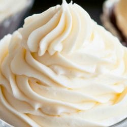 Marshmallow Buttercream You’ll Want on Everything 6 Marshmallow Buttercream You’ll Want on Everything - Marshmallow Buttercream midia