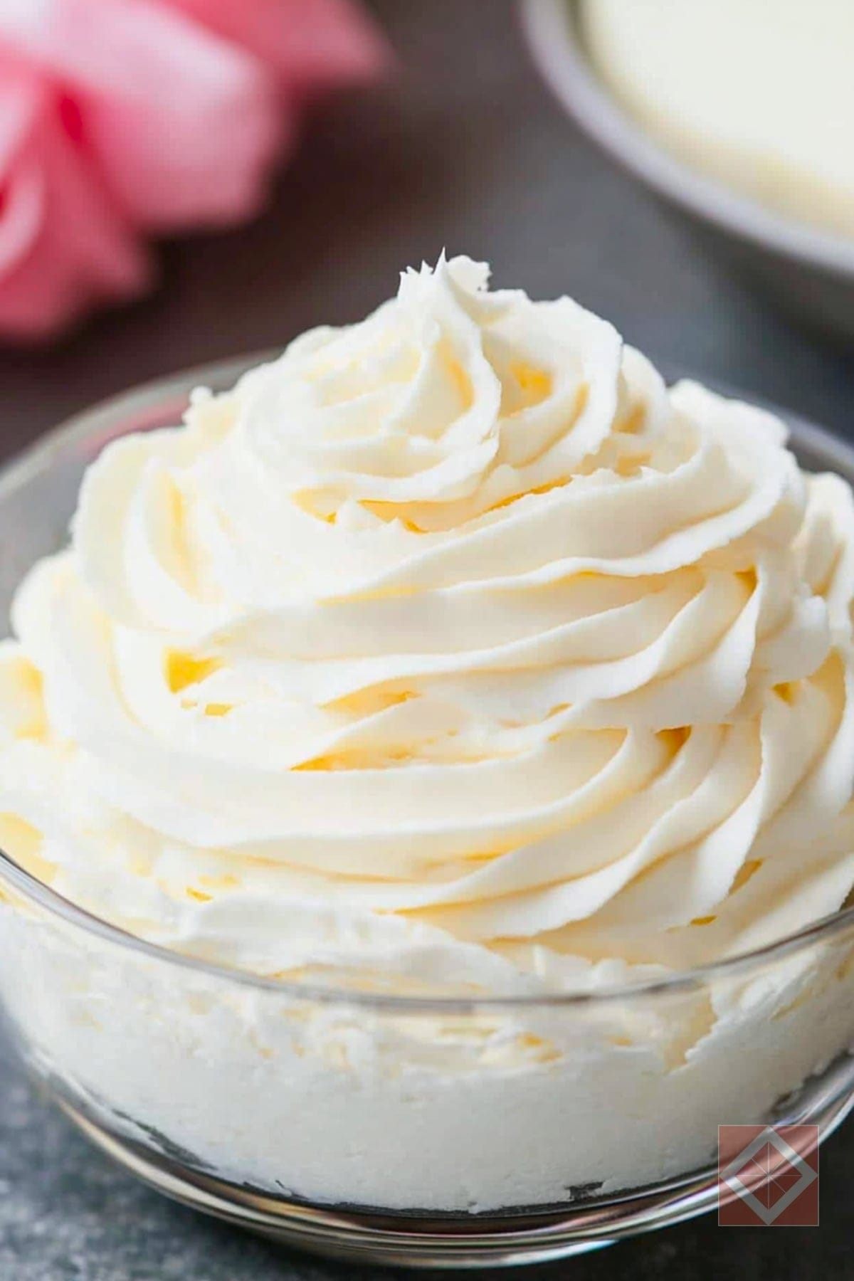 Marshmallow Buttercream You’ll Want on Everything 3 Marshmallow Buttercream You’ll Want on Everything - Marshmallow Buttercream pin 1 midia