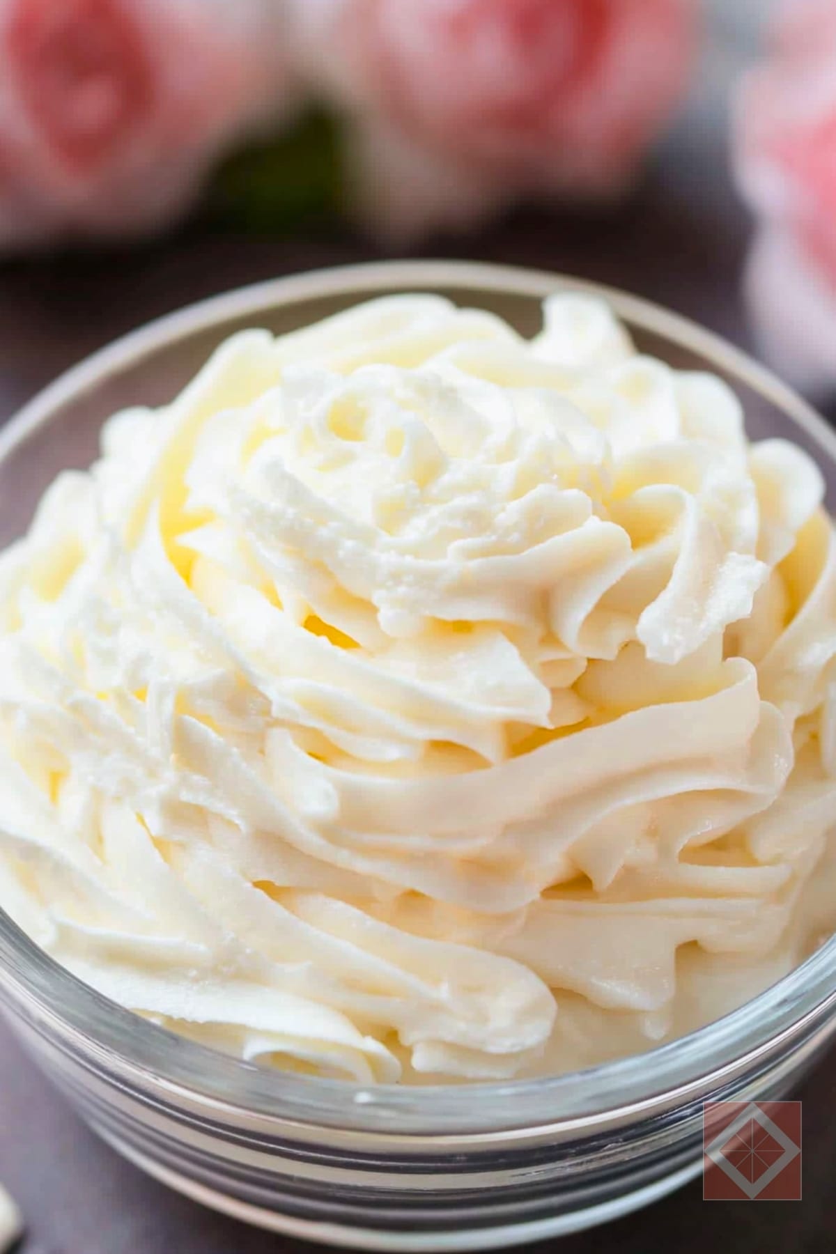 Marshmallow Buttercream You’ll Want on Everything 5 Marshmallow Buttercream You’ll Want on Everything - Marshmallow Buttercream pin 3 midia