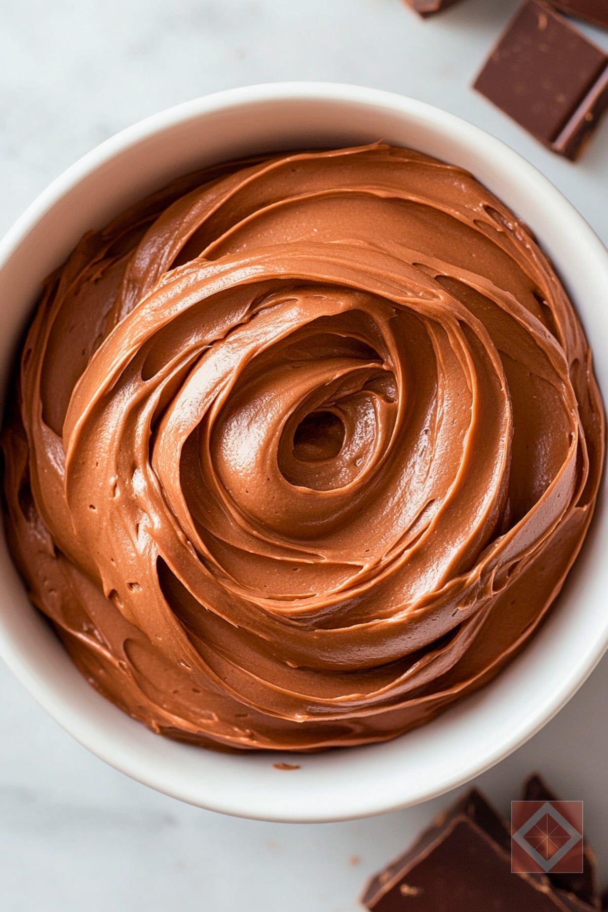 Creamy Milk Chocolate Frosting in Just a Few Steps 4 Creamy Milk Chocolate Frosting in Just a Few Steps - Milk Chocolate Frosting pin 2 midia 2
