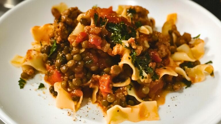 Hearty Pappardelle Bolognese with Lentils Recipe for Dinner Bliss 4 Hearty Pappardelle Bolognese with Lentils Recipe for Dinner Bliss - Pappardelle Bolognese midia