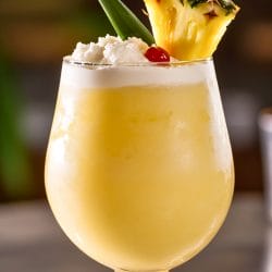 Bring the Tropics to Your Glass with This Piña Colada Cocktail Recipe 5 Bring the Tropics to Your Glass with This Piña Colada Cocktail Recipe - Pina Colada Cocktail midia