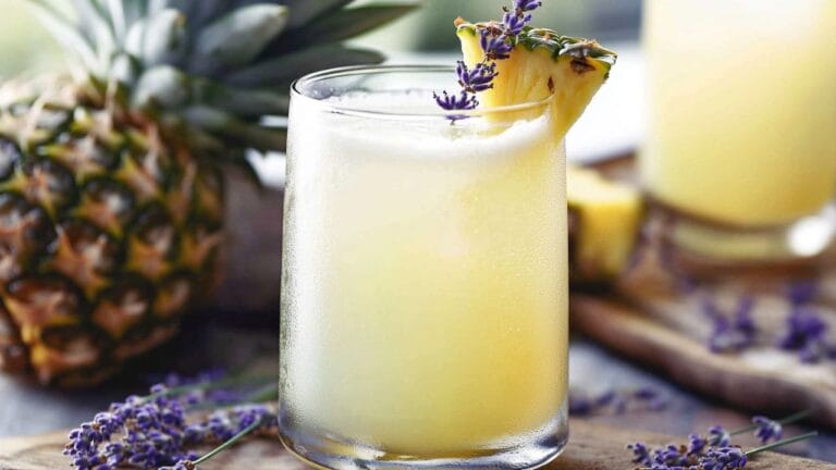 Best Pineapple Lavender Juicing Recipe for a Tropical Twist 10 Best Pineapple Lavender Juicing Recipe for a Tropical Twist - Pineapple Lavender Juice midia