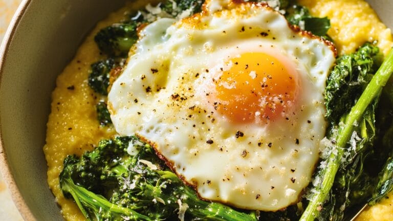 Easy Polenta Dinner with Broccoli Rabe & Fried Eggs 5 Easy Polenta Dinner with Broccoli Rabe & Fried Eggs - Polenta Dinner midia
