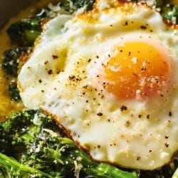 Easy Polenta Dinner with Broccoli Rabe & Fried Eggs 4 Easy Polenta Dinner with Broccoli Rabe & Fried Eggs - Polenta Dinner midia