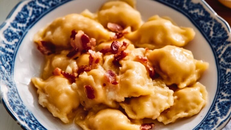 Homemade Potato Pierogi (Vareniki): A Easy Cozy Classic You’ll Crave Again & Again 1 Homemade Potato Pierogi (Vareniki): A Easy Cozy Classic You’ll Crave Again & Again - Potato Pierogi midia