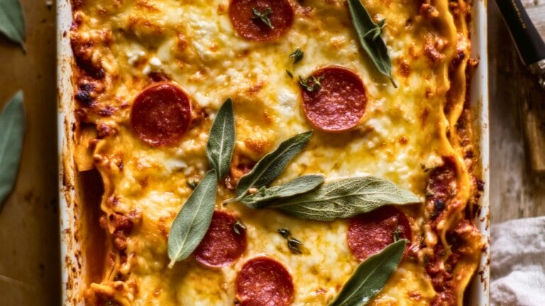 Warm & Creamy Pumpkin Lasagna with Sage & Fontina 1 Warm & Creamy Pumpkin Lasagna with Sage & Fontina - Pumpkin and Sage Lasagna midia