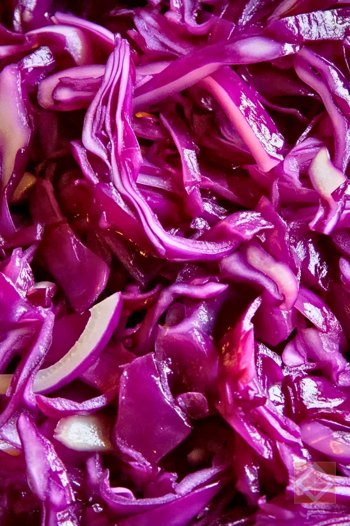 Sautéed Red Cabbage: A Perfect Side for Any Meal 3 Sautéed Red Cabbage: A Perfect Side for Any Meal - Sauteed Red Cabbage pin 2 midia