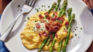 Start Your Day Right with This Delicious Egg Breakfast 1 Start Your Day Right with This Delicious Egg Breakfast - Scrambled Egg Breakfast midia